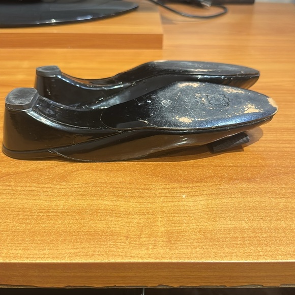 STUART WEITZMAN Black Patent Leather Peep Toe Slides 1.5”  Kitten Heel Size 8 - Picture 14 of 16
